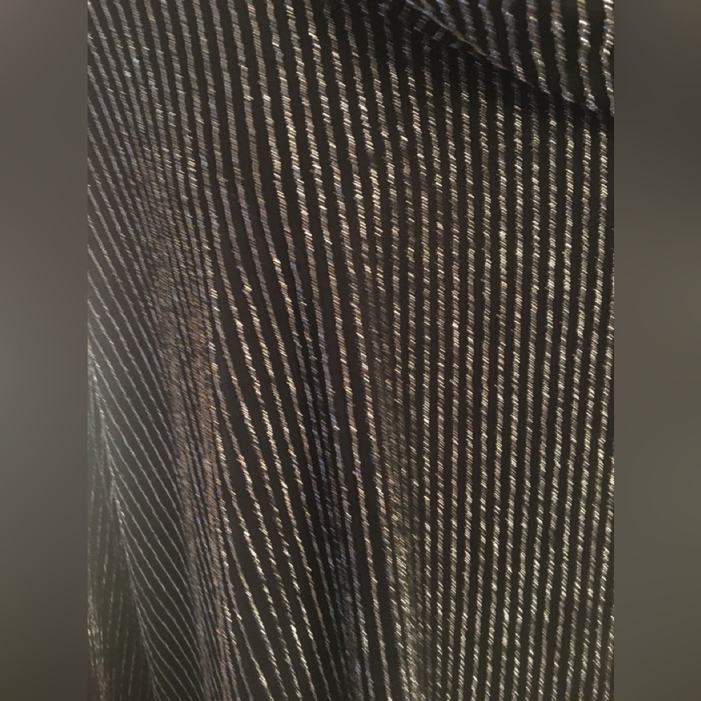 Ruby Rd Like New Black Tunic/Metallic Silver Thre… - image 3